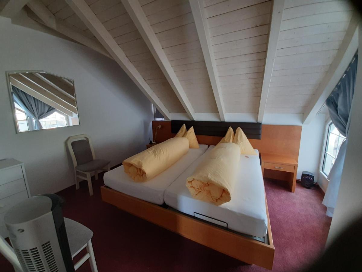 Hotel Hofbalzers Екстериор снимка