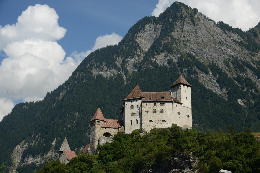 Hotel Hofbalzers Екстериор снимка