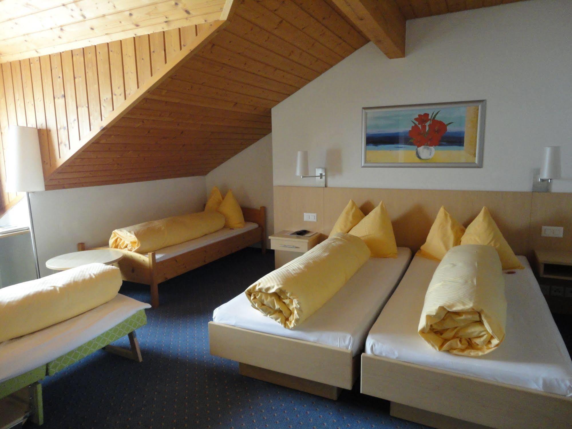 Hotel Hofbalzers Екстериор снимка