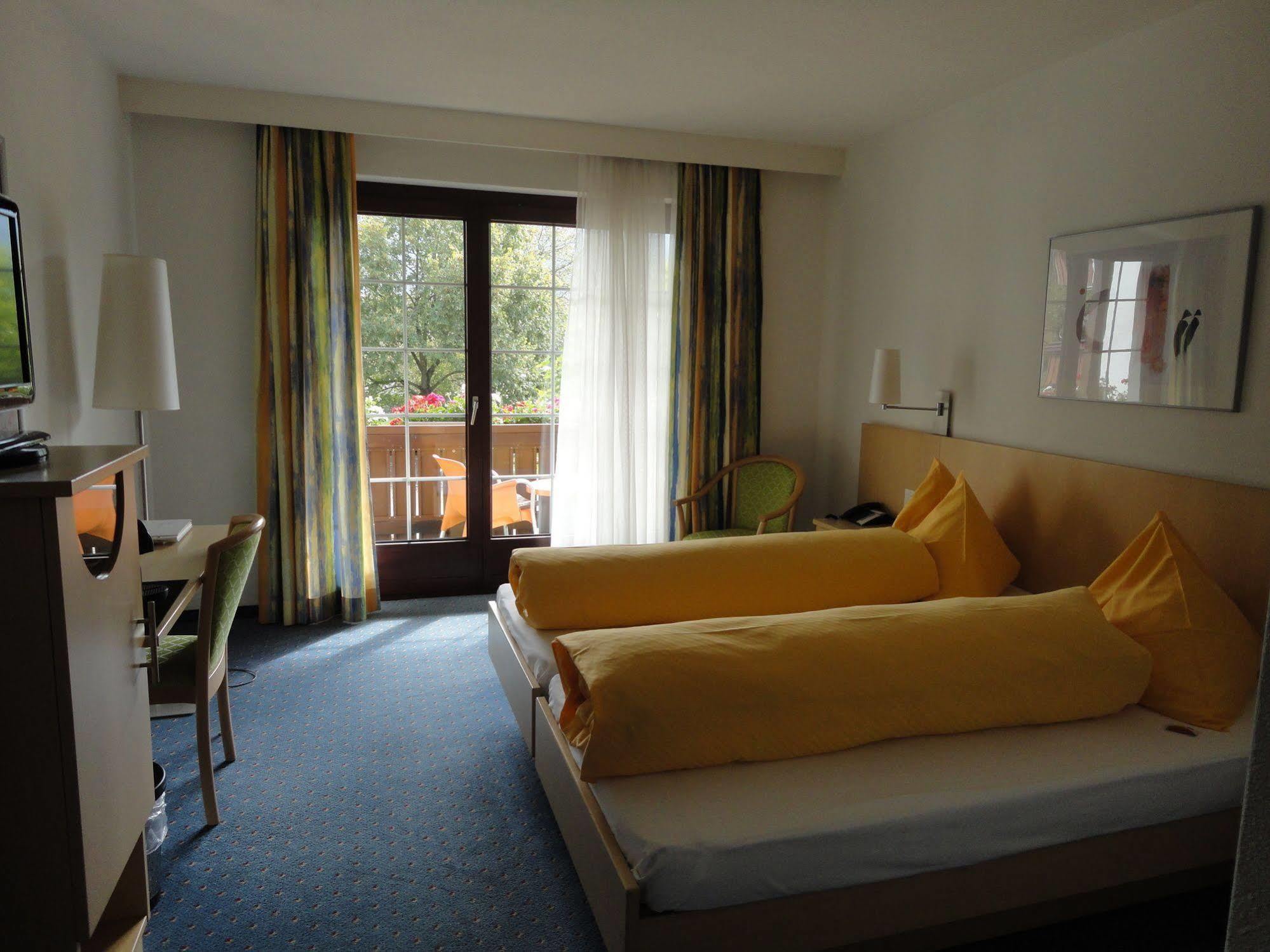 Hotel Hofbalzers Екстериор снимка